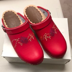 Hanna Andersson red leather clogs, size 37